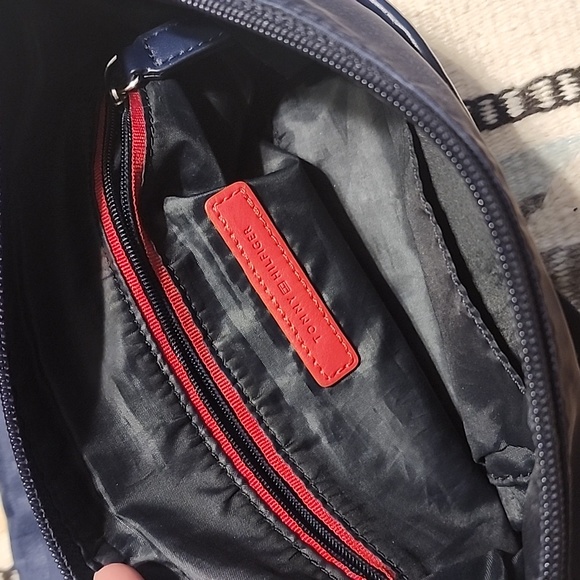 Tommy Hilfiger crossbody - Picture 5 of 7